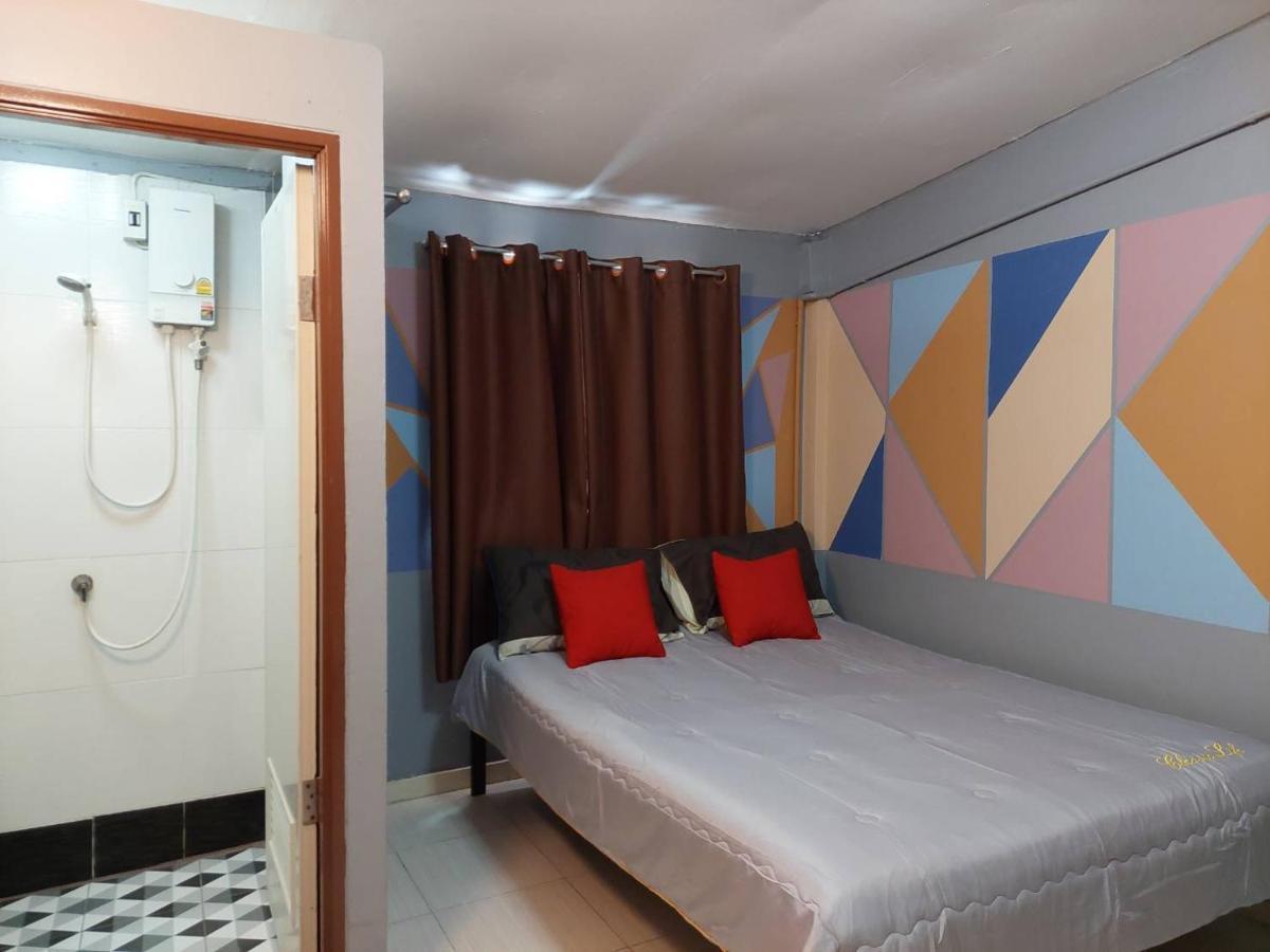 Ben House Apartment Bangkok Bagian luar foto